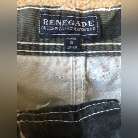 Renegade Camo Cargo Shorts Size 38 - Picture 8 of 8